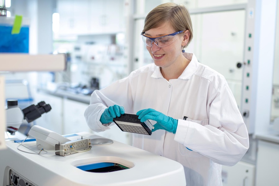 Biotechnological processes are possible in a wide range of dimensions.