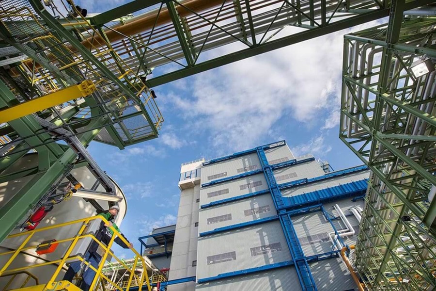 Am Standort Dormagen benötigt Covestro durch eine Reduktion des Lösungsmittel-Kreislaufes 60 Prozent weniger Energie, um das Isocyanat TDI herzustellen.