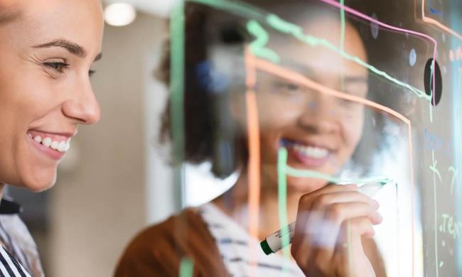 Frauen entwickeln Ideen