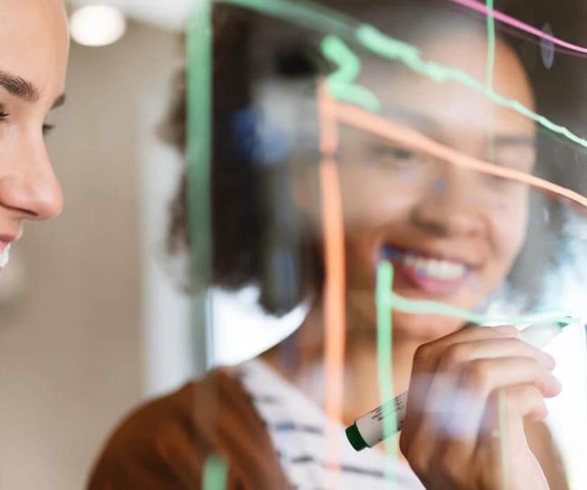 Women developing ideas