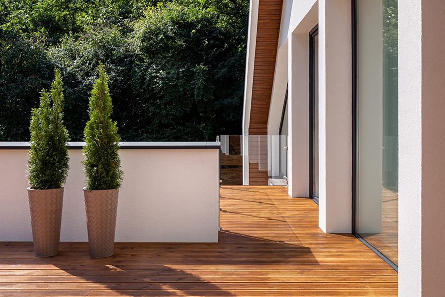 Decovery® in an exterior wood stain application